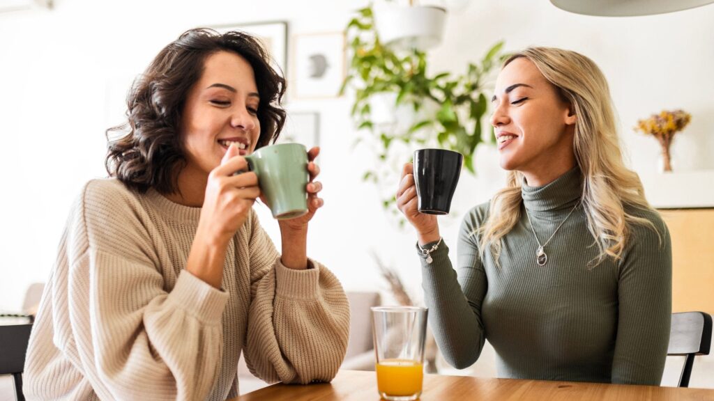 Texto com Question Tags - Rachel meets an old friend at the coffee shop